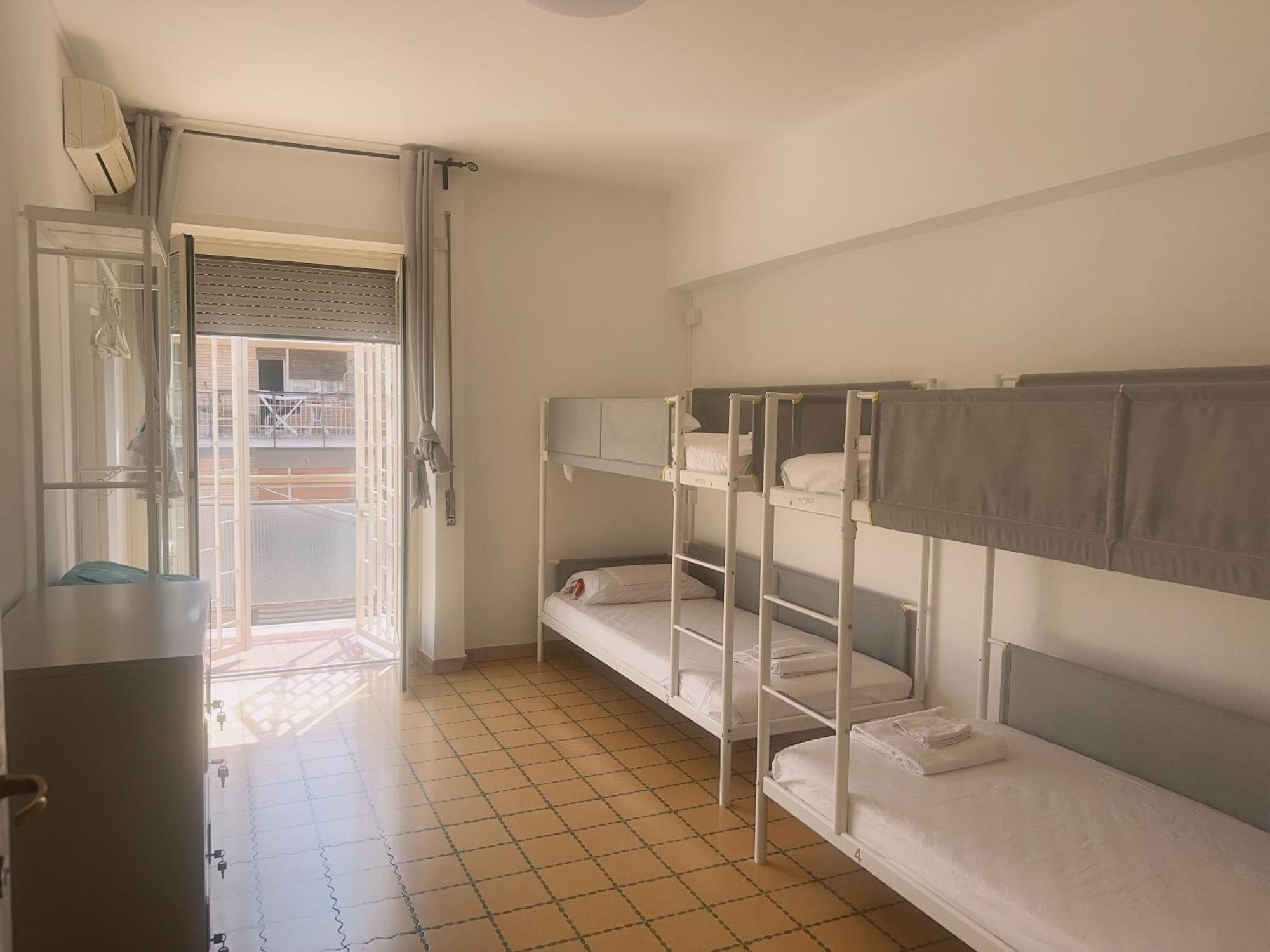 Lisa House Hostel Ρώμη Εξωτερικό φωτογραφία