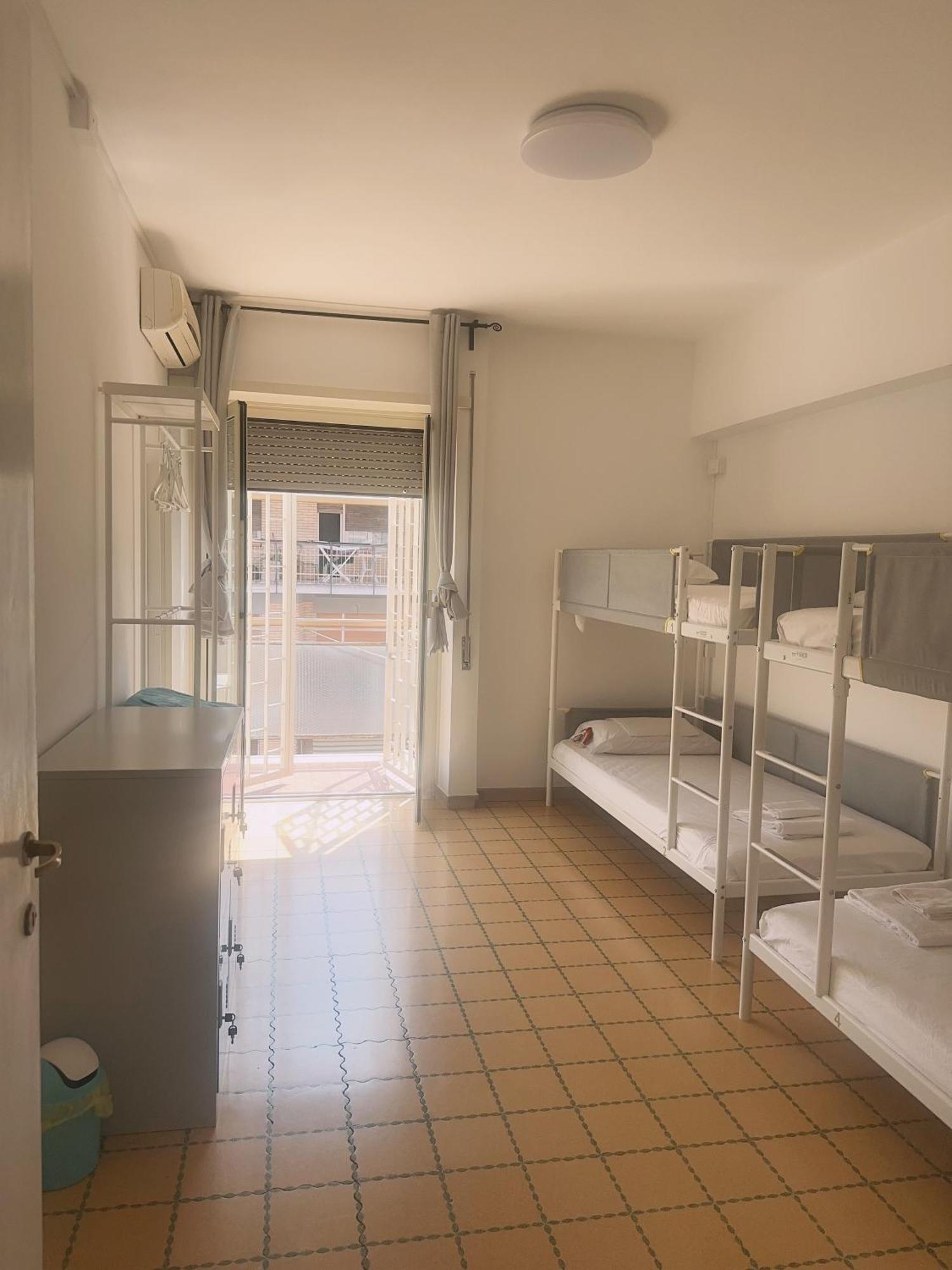 Lisa House Hostel Ρώμη Εξωτερικό φωτογραφία
